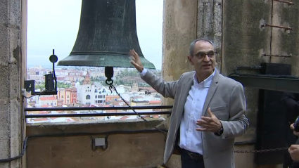 Director del Museo catedralicio explicando la reforma