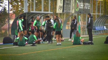 El Cacereño Femenino durante un descanso de un partido de liga