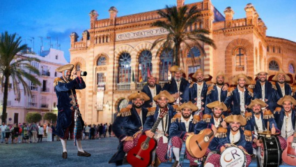 La comparsa en la puerta del Teatro Falla