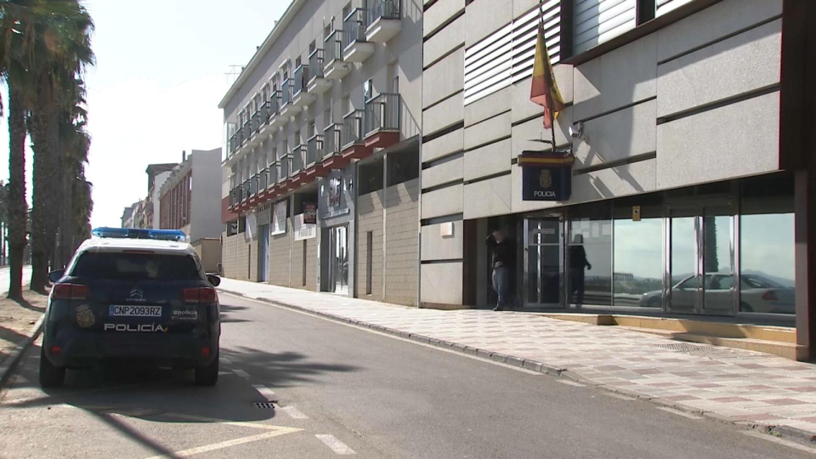 Exterior de la comisaría de la Policía Nacional en Don Benito
