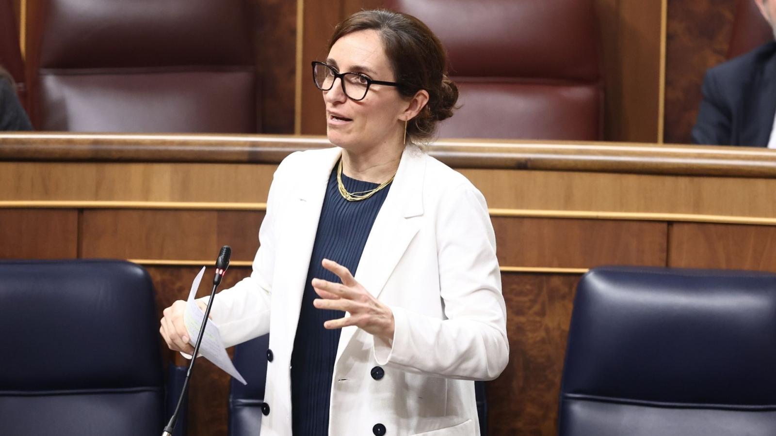 La ministra de Sanidad, Mónica García, durante una sesión plenaria en el Congreso, a 29 de abril de 2026
