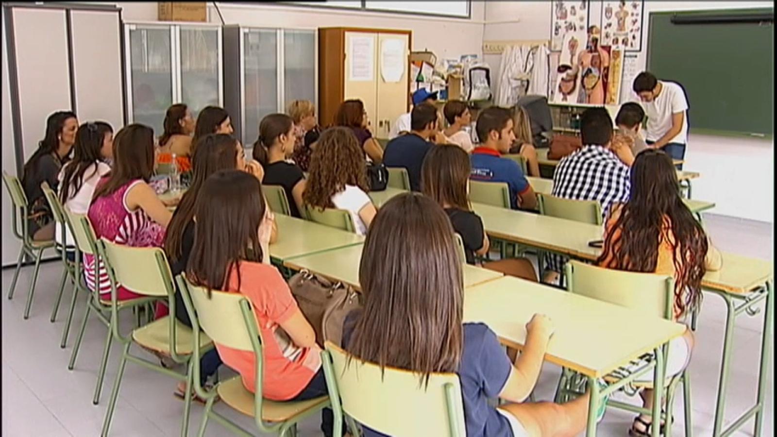 Alumnos en una clase, en una imagen de archivo. 