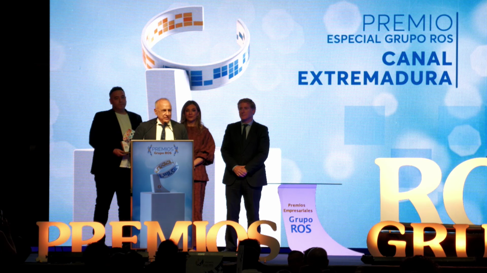 Canal Extremadura recibe el Premio Especial Grupo ROS Nacional en el marco de su 20 aniversario
