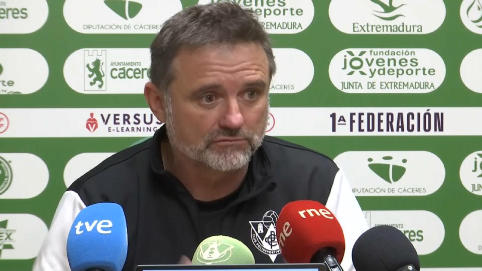 Julio Cobos, entrenador del CP Cacereño