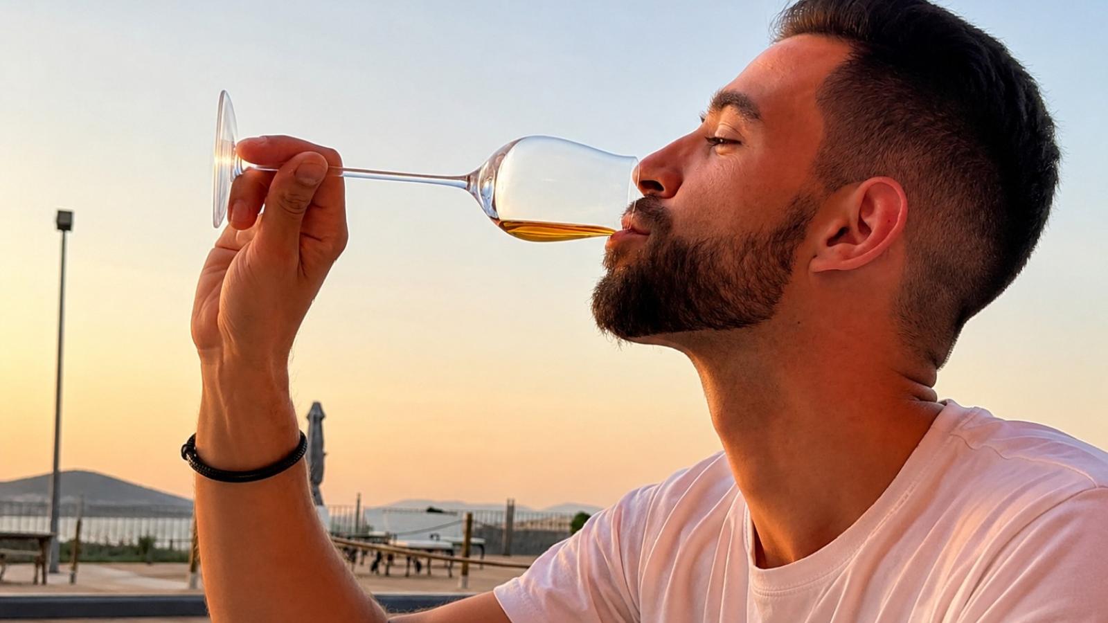 Su trabajo al frente de la carta de vinos ha convertido a Tupío en uno de los restaurantes con mayor proyección de la región.