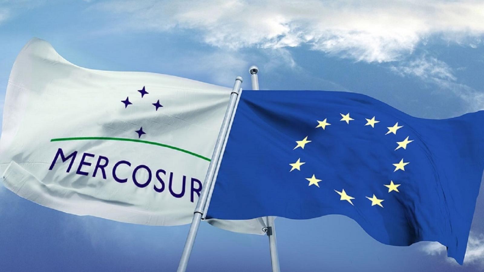 Bandera Unión Europea y Mercosur