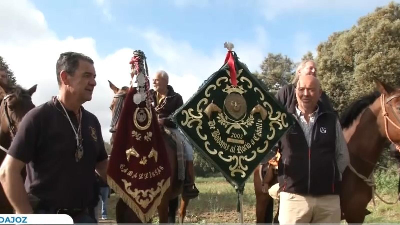 A pie, en coche o a caballo, cada peregrino encuentra una razón para hacer el camino