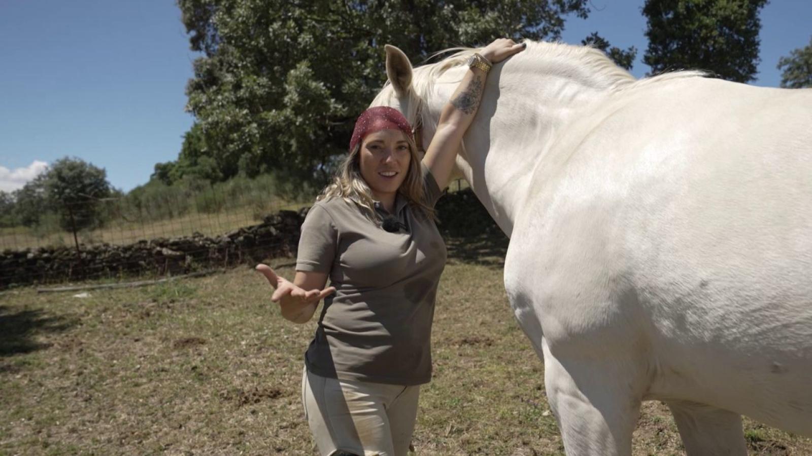 Marifé con su caballo
