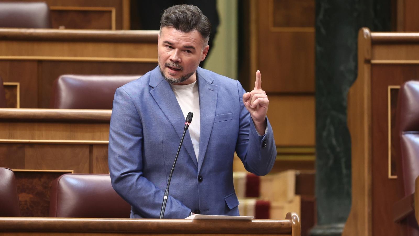 El portavoz de ERC en el Congreso, Gabriel Rufián, interviene durante una sesión plenaria, en el Congreso de los Diputados
