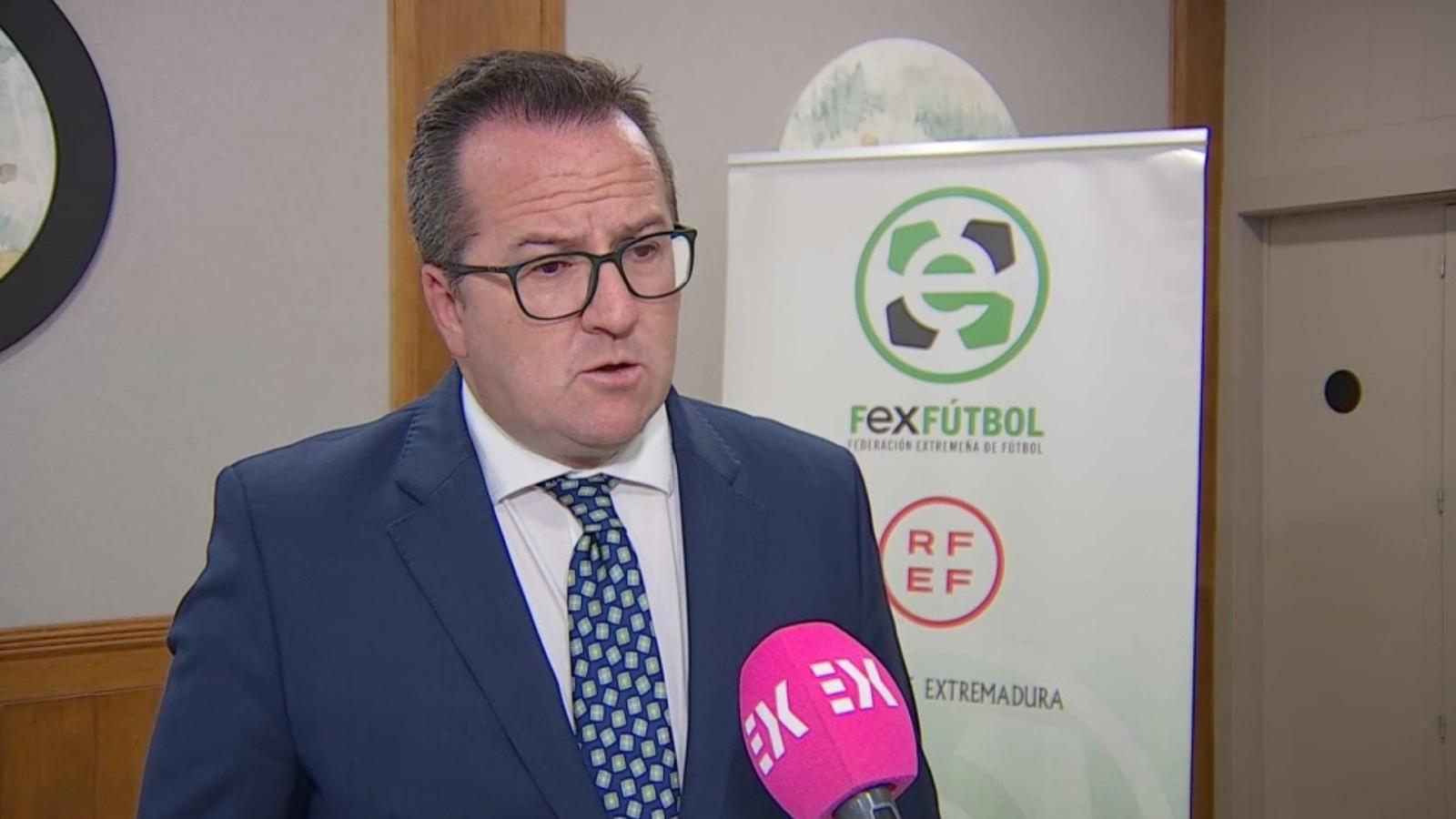 El presidente de la Federación Extremeña de Fútobol, Sergio Merchán