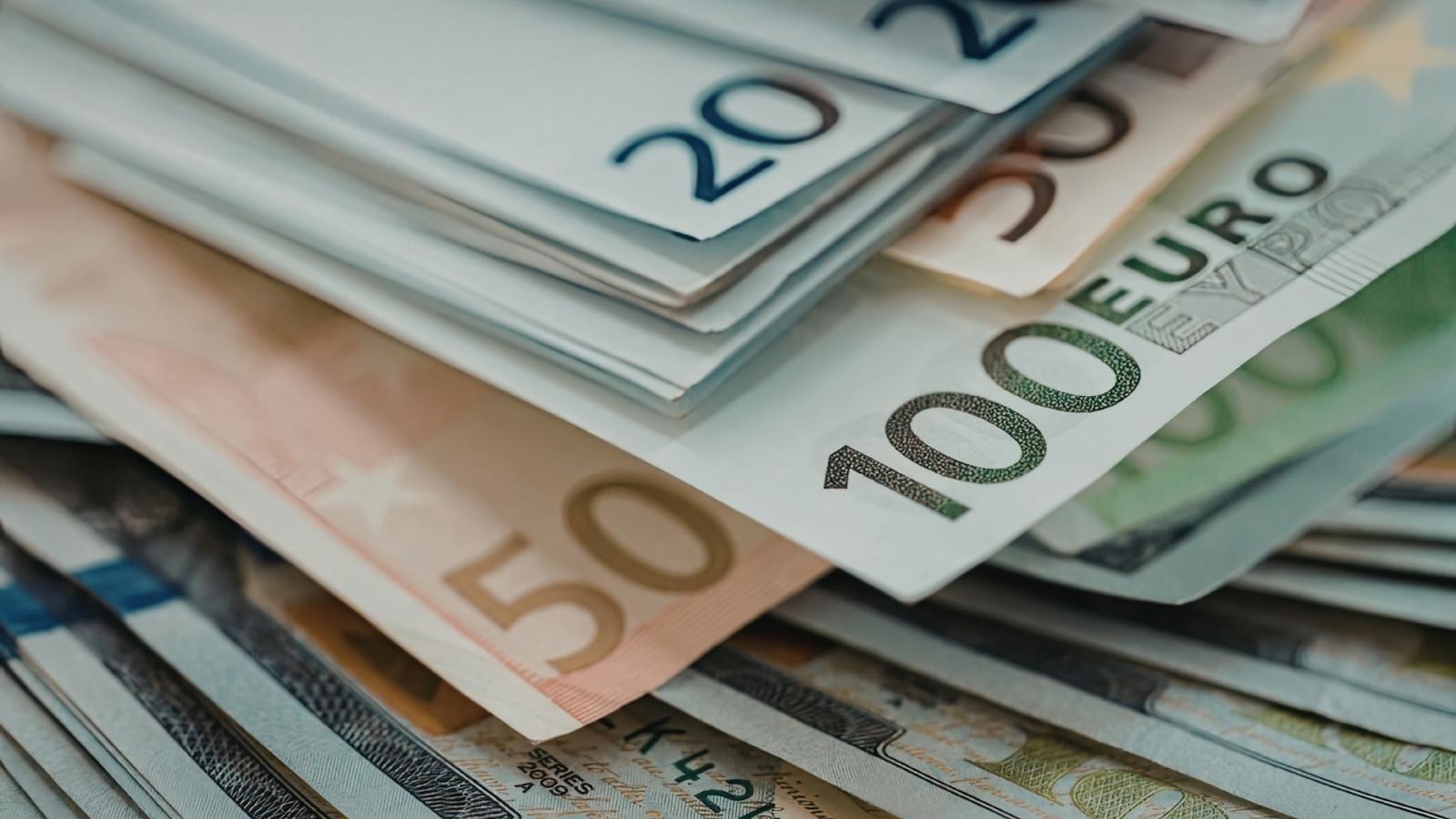 Billetes de euros. Archivo