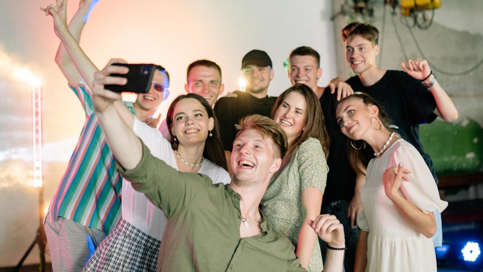 Los jóvenes nacidos en 2008 pueden solicitar el Bono Cultural Joven 2026 