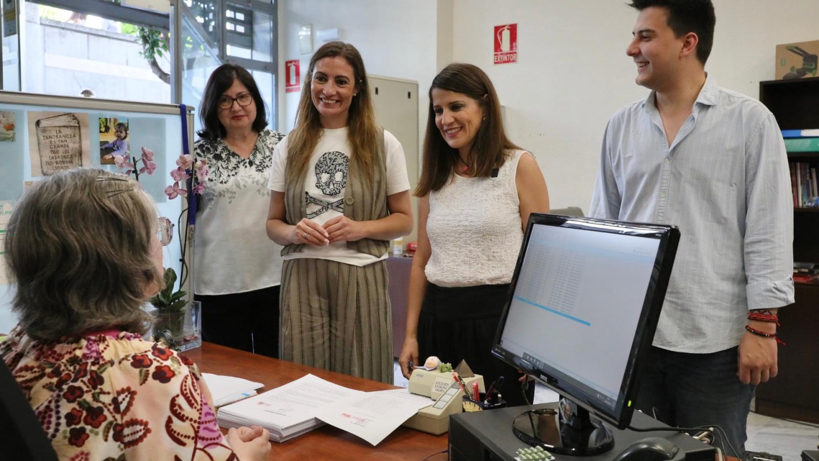 La portavoz del Grupo Parlamentario Socialista, Isabel Gil Rosiña