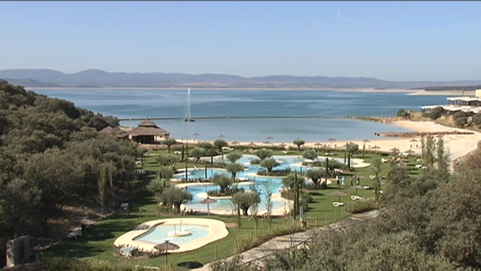 Panorámica del complejo Isla de Valdecañas
