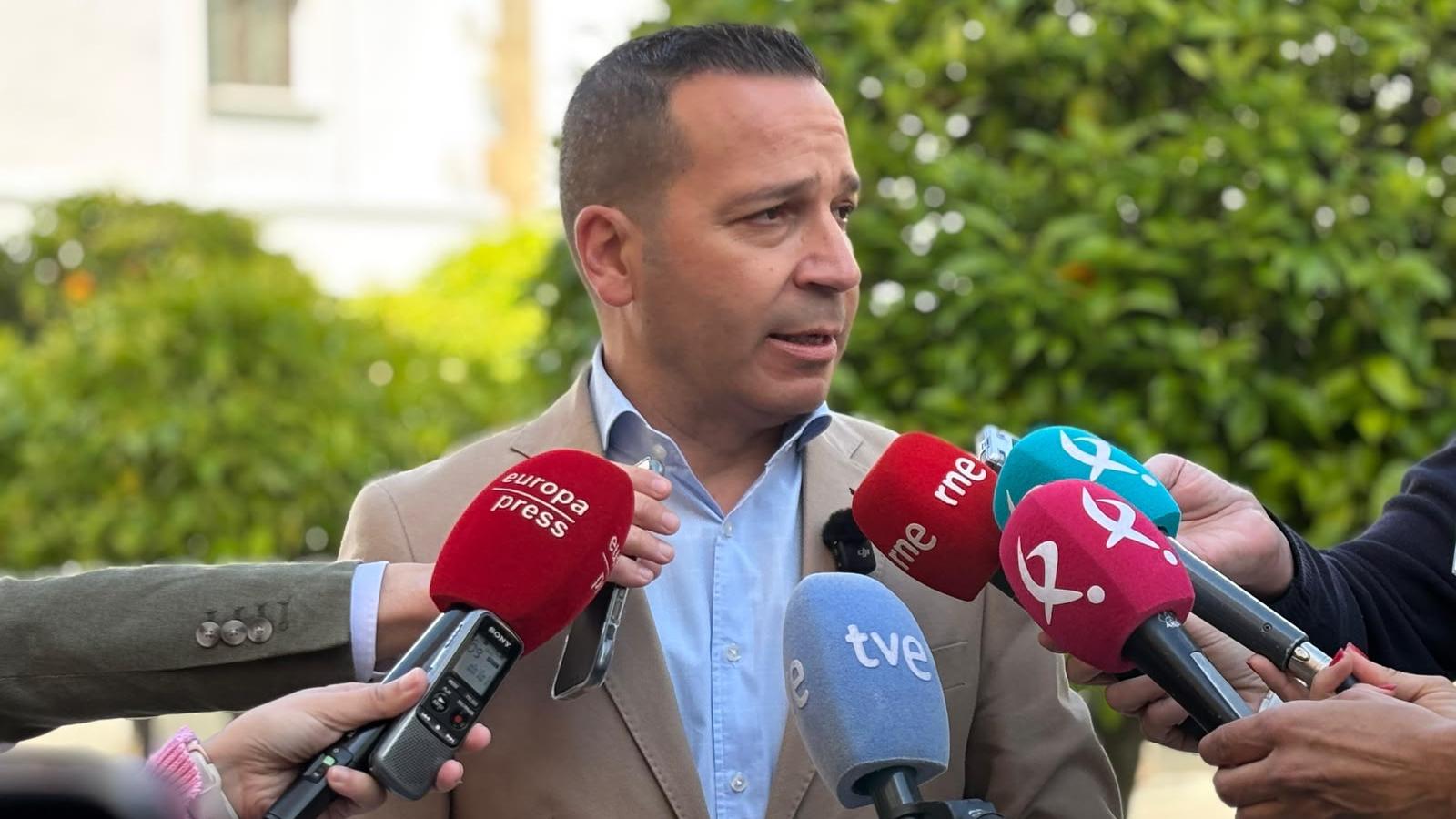 Extremadura revisará ayudas y subvenciones ante la posible llegada de inmigrantes desde Ceuta