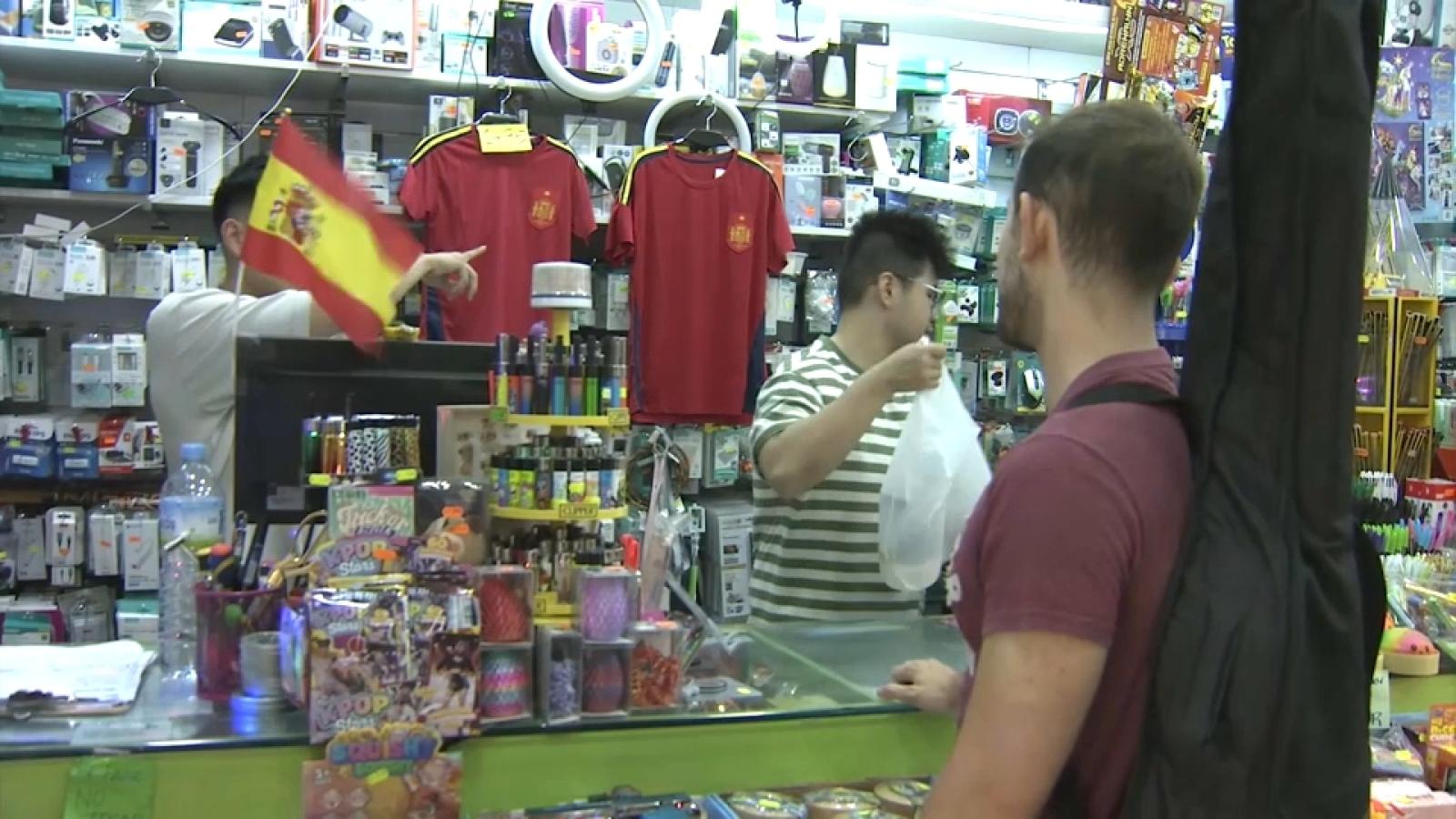 La camiseta blanca de la Selección se agota en la mayoría de los comercios