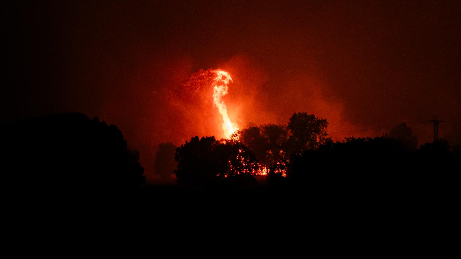 Llamas del incendio forestal, a 26 de julio de 2026