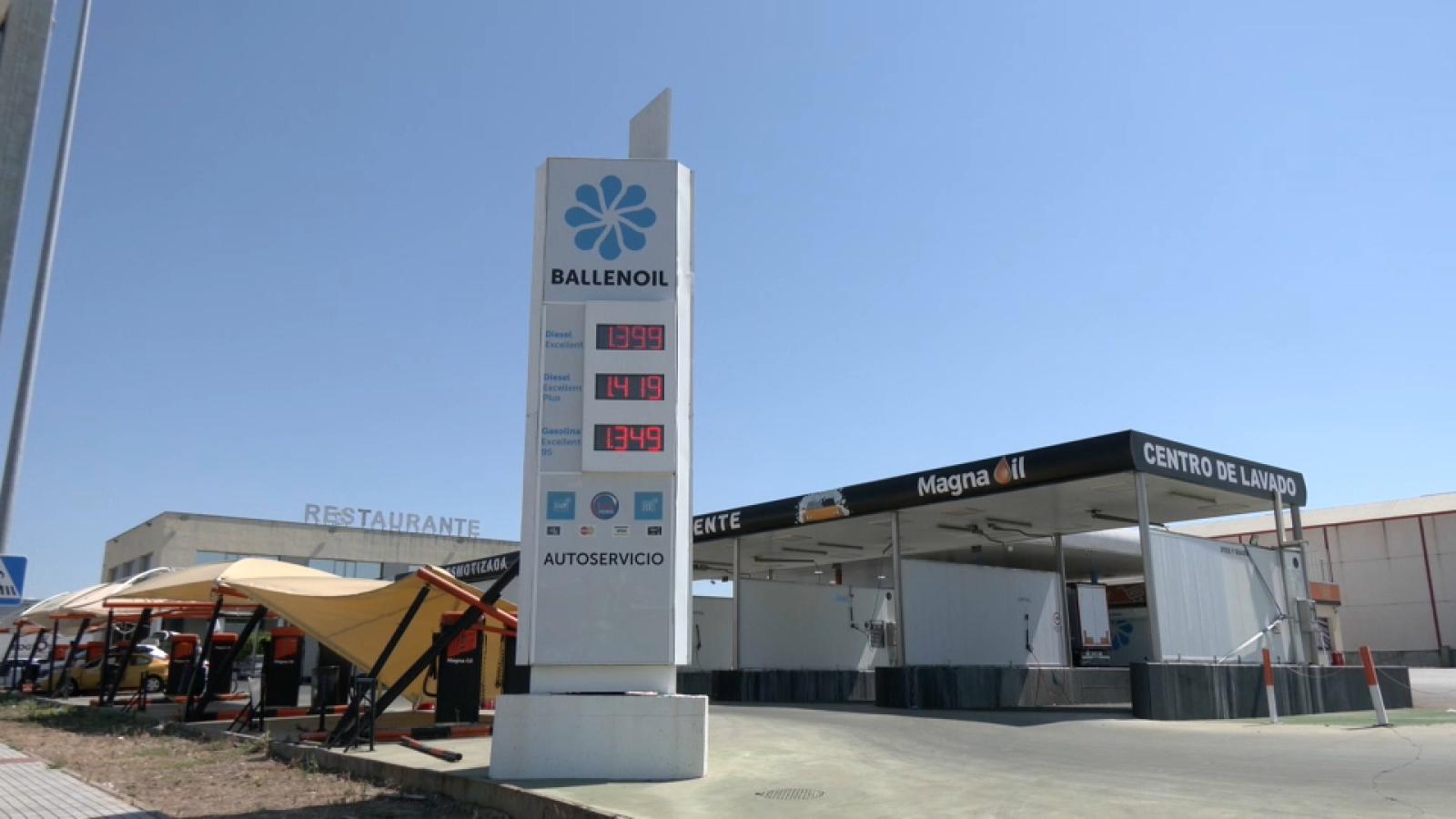Suben los combustibles por la vuelta del IVA al 21%.