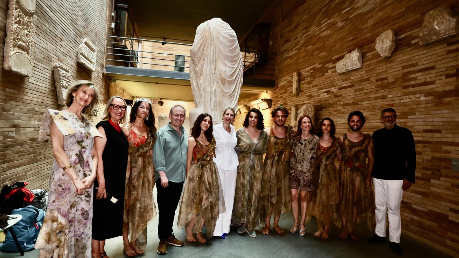 Desfile de moda en el Museo Nacional de Arte Romano de Mérida