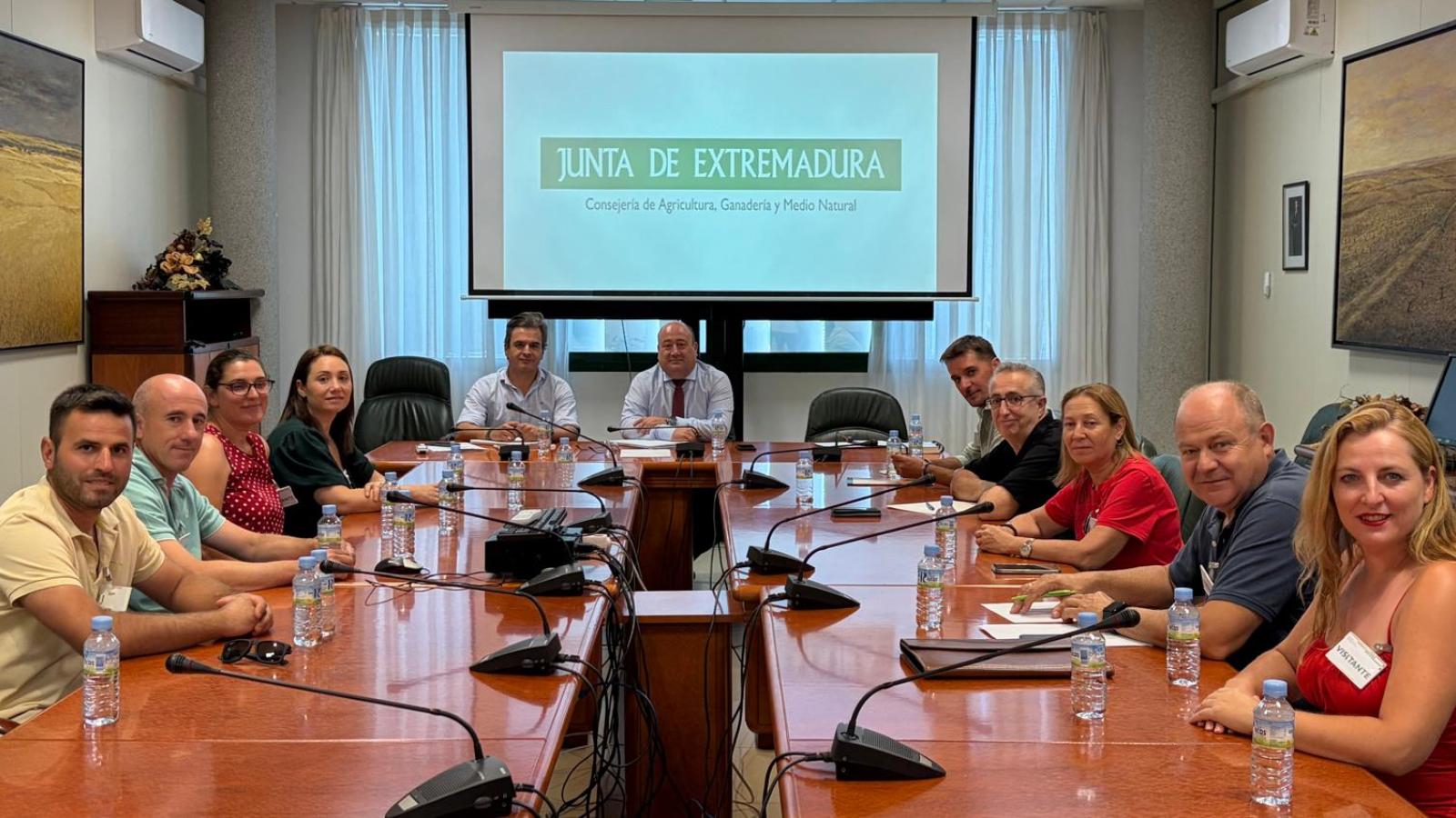 UPA-UCE presenta a la Junta su plan de trabajo 
