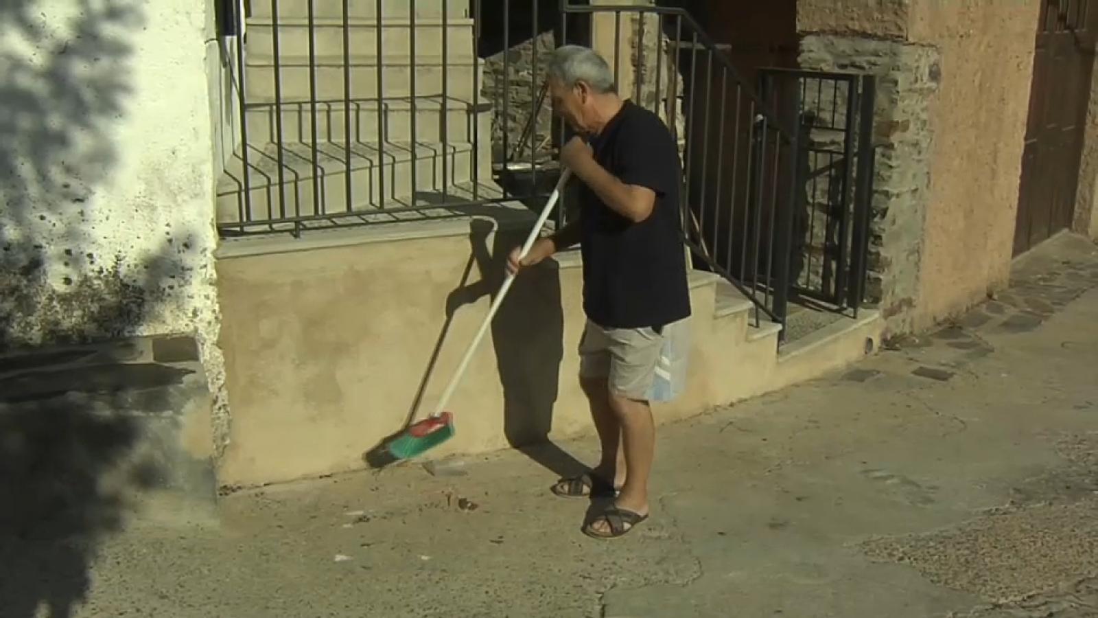 Vecinos de Las Hurdes vuelven a casa