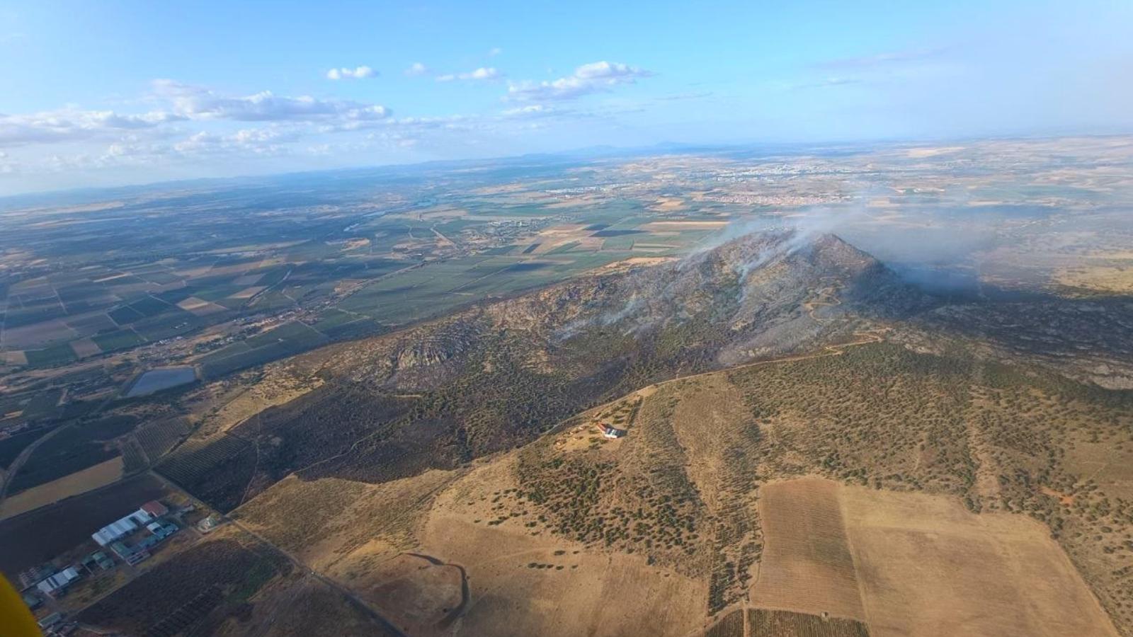 Estabilizado el incendio de la Sierra de Arroyo de San Serván