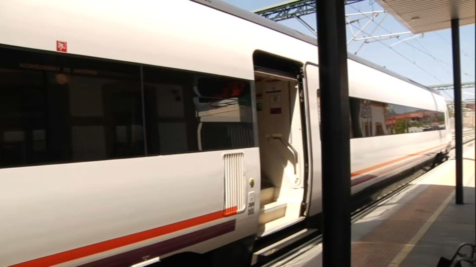 Tren estación Monfragüe