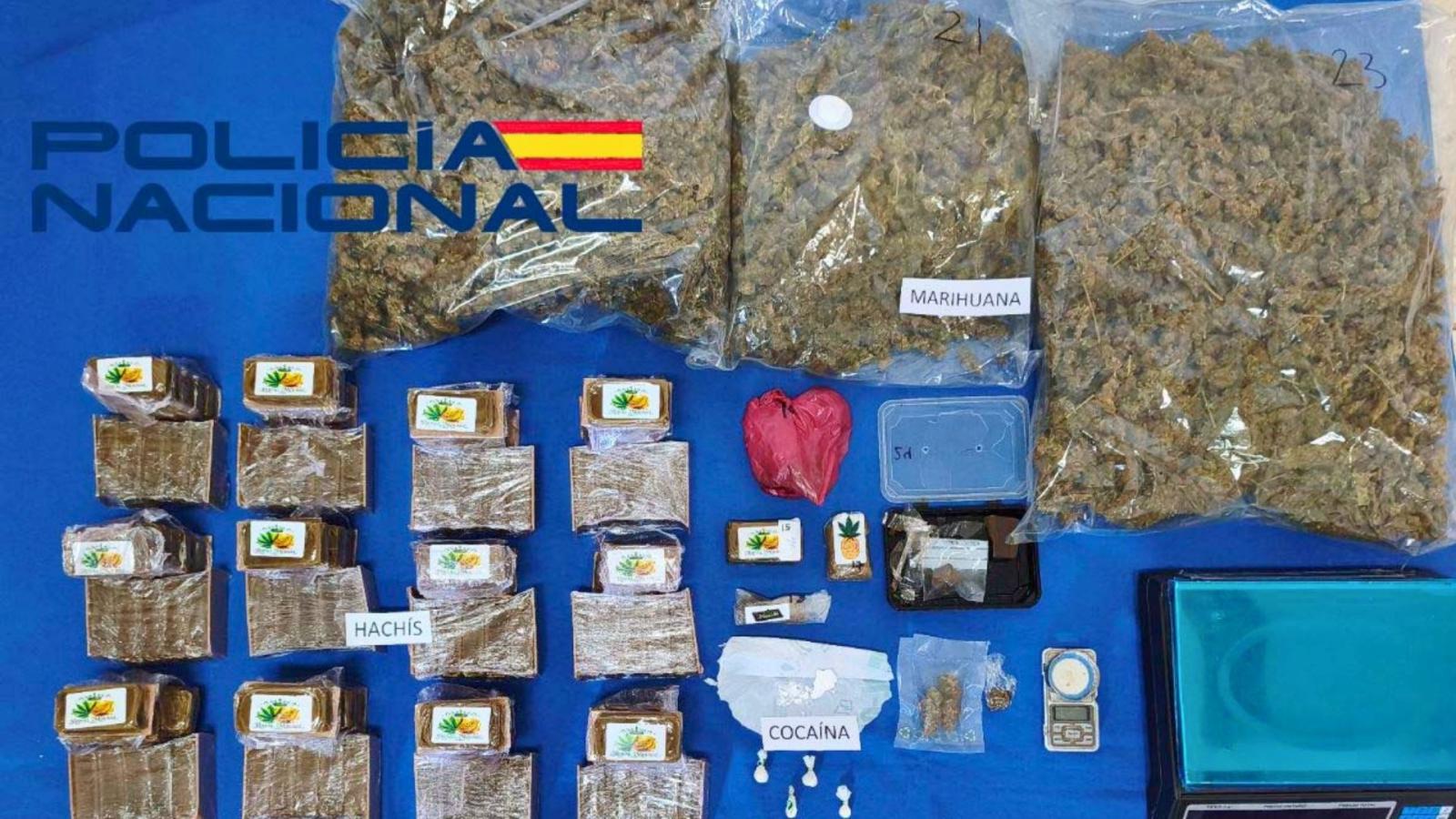 Material incautado durante la operación policial