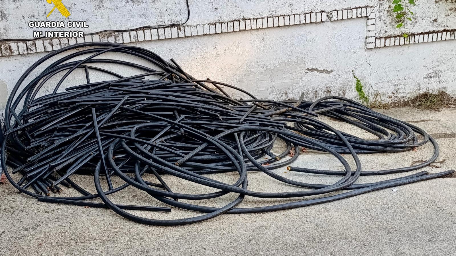 La Guardia Civil recupera 2.000 kilos de material sustraído 