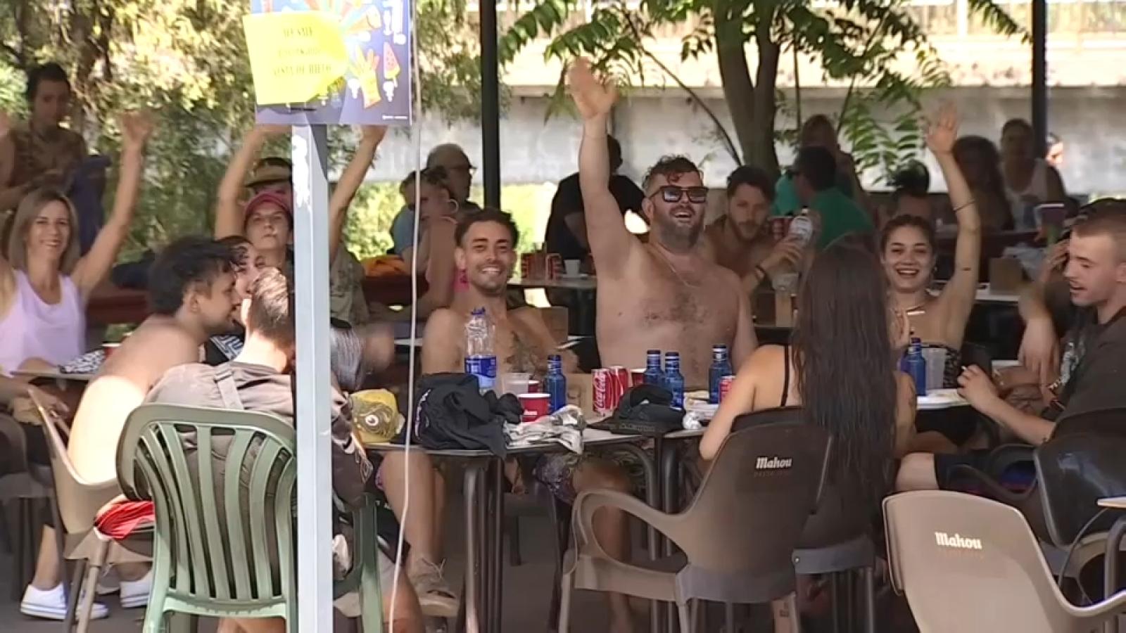 Fiesta ilegal en La Granja