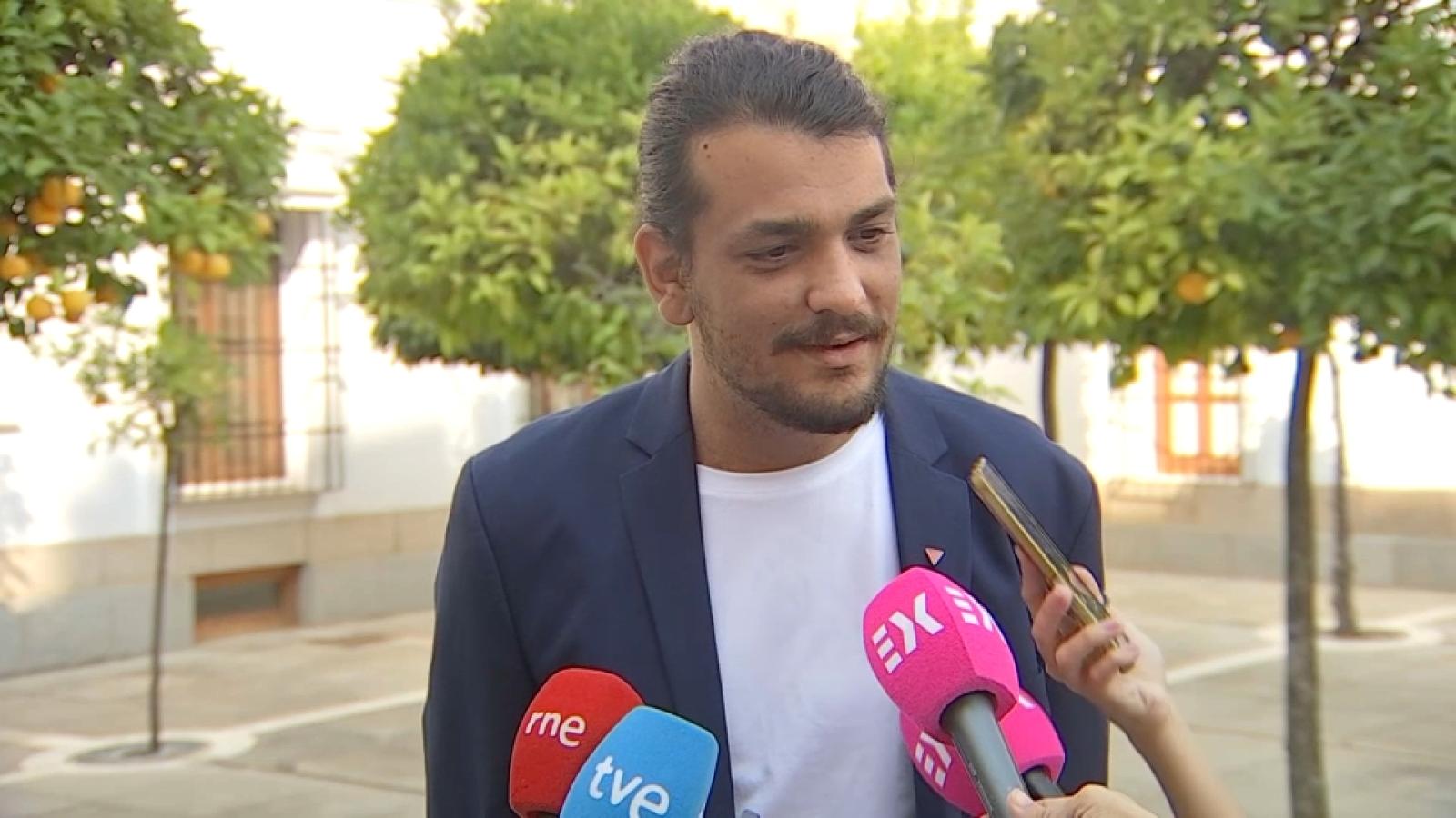 El diputado de Unidas por Extremadura, Juan Schirinzi