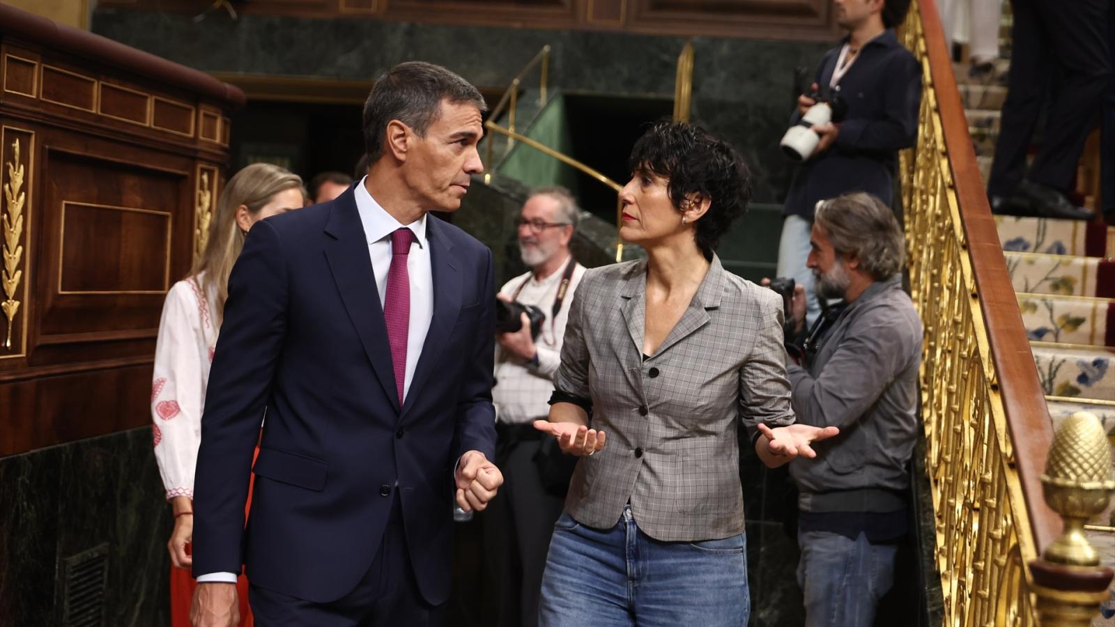 Sánchez admite preocupación por los resultados del informe PISA pero culpa a las CCAA del PP de no ejecutar los recursos