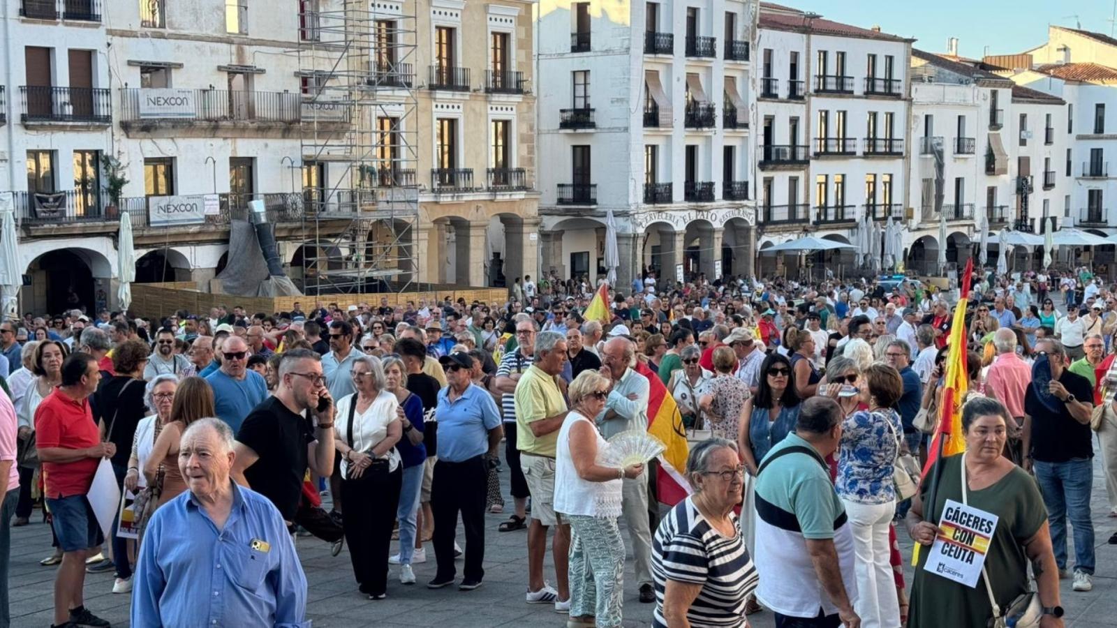 Concentración en Cáceres de apoyo a Ceuta