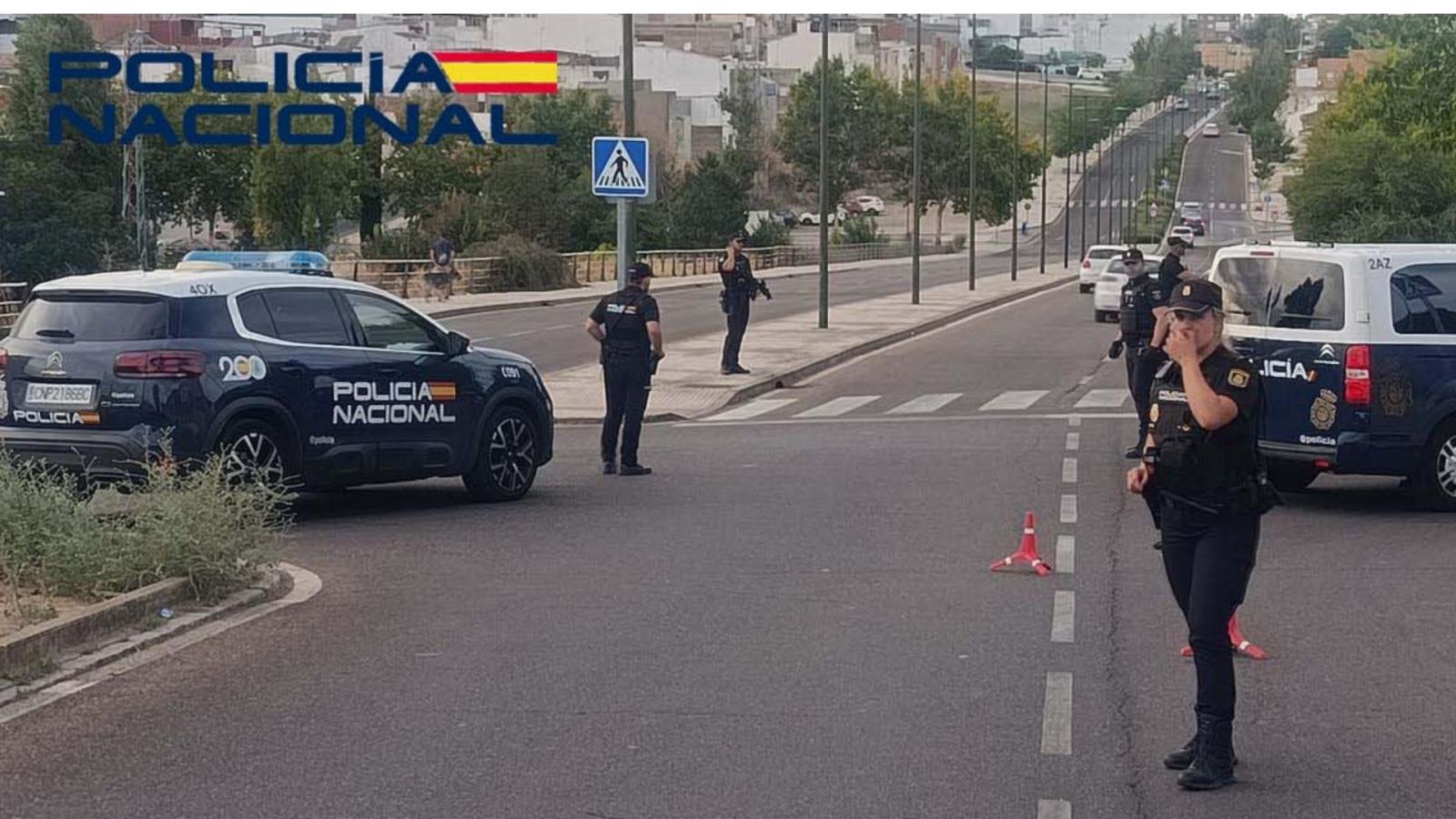 Efectivos de la policía nacional