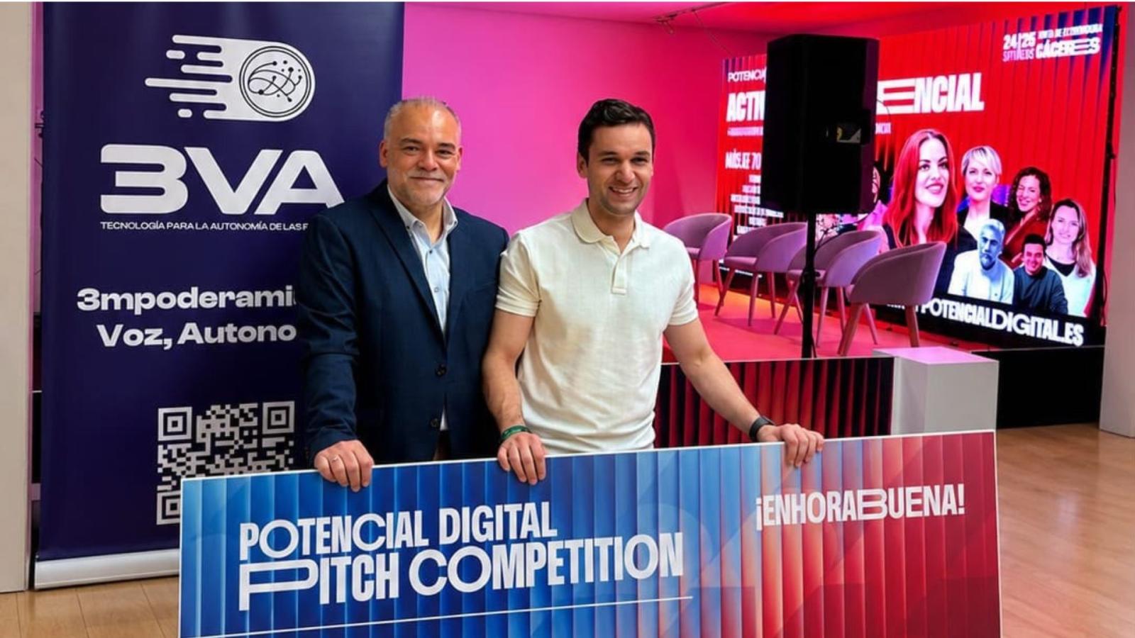 Momento de la entrega del primer premio
