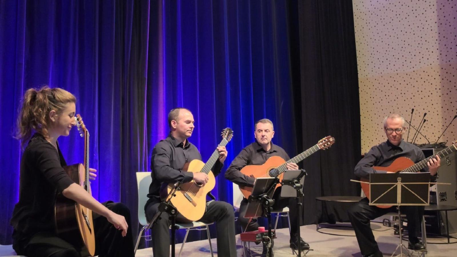 Cáceres Guitar Quartet durante un concierto este sábado en el Instituto Cervantes de Utrecht