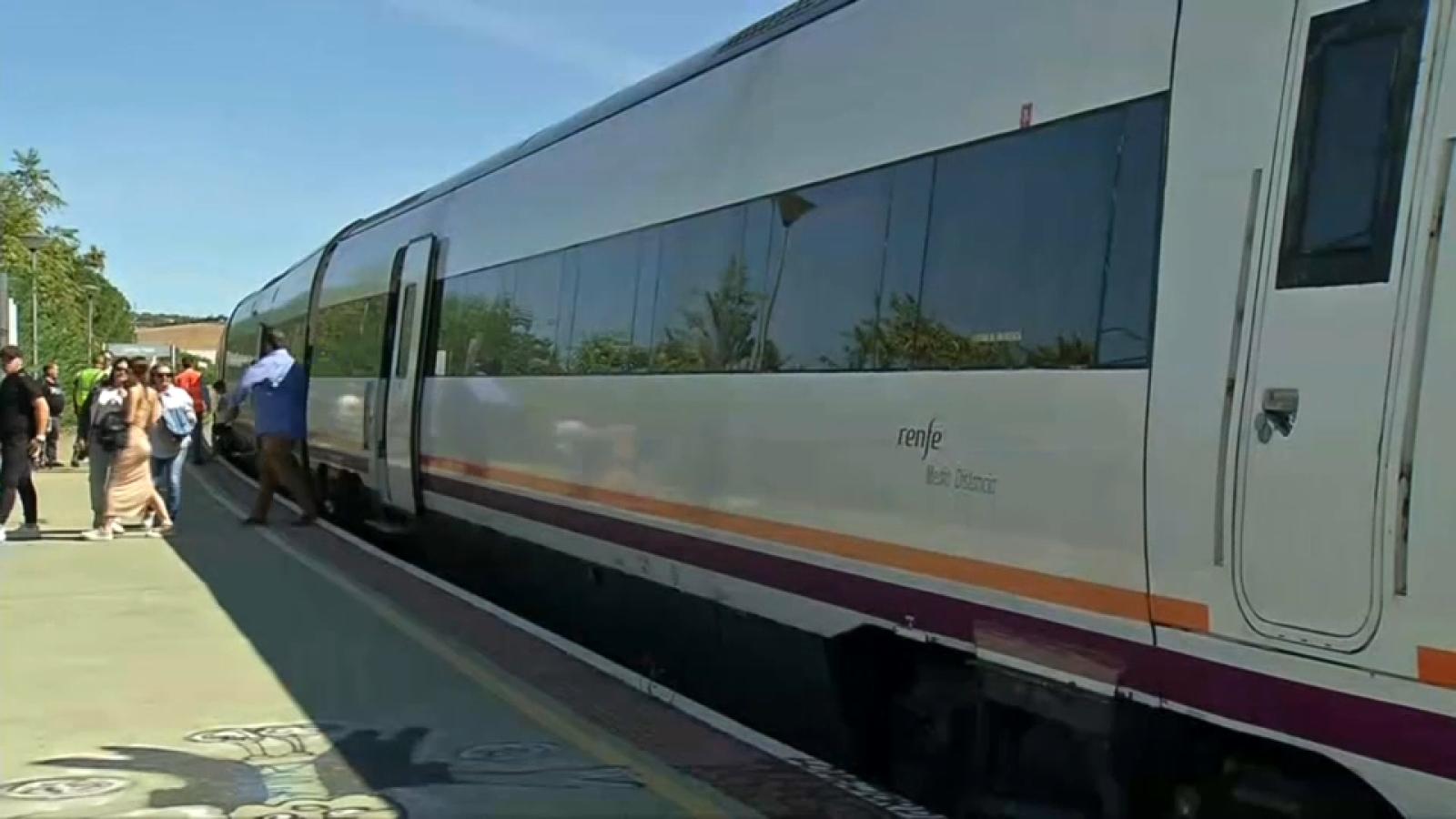 Tren detenido en la estación Zafra Feria en una imagen de archivo