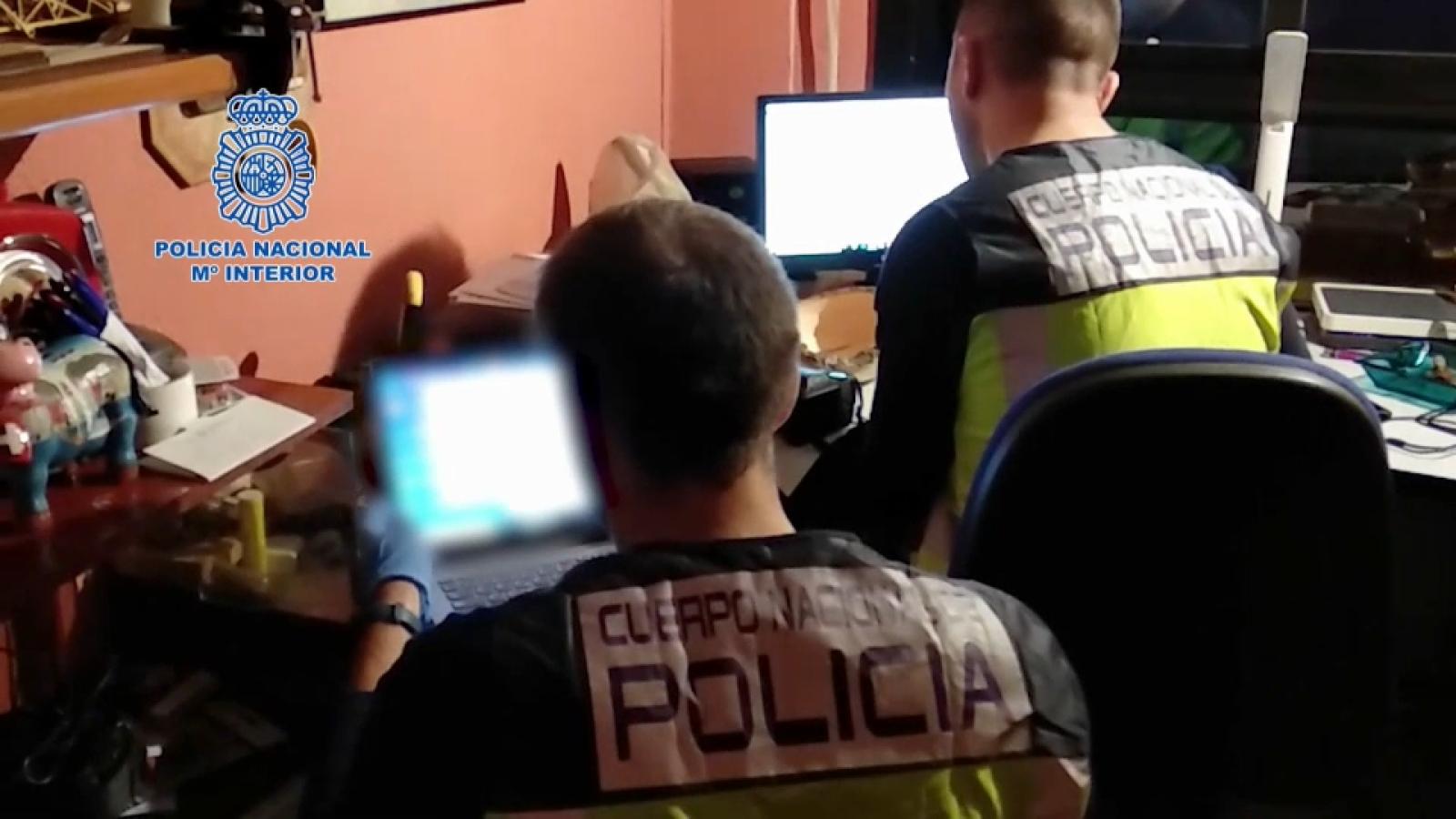 Policía Nacional durante la investigación