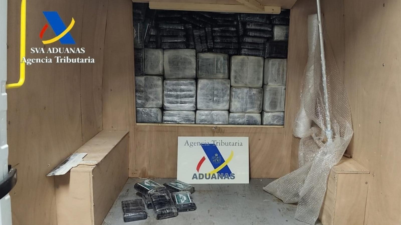 La Agencia Tributaria interviene 827 kilos de cocaína, la mayor aprehensión realizada hasta la fecha en Extremadura.