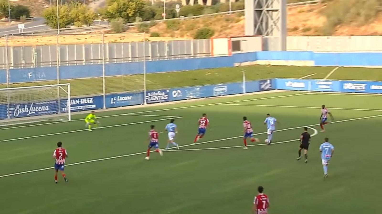 Un momento del partido Don Benito-Lucena. 