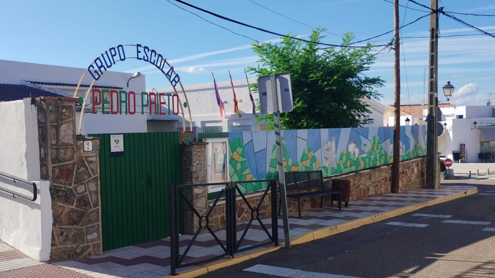 Fachada del CEIP Pedro Prieto Gonzálvez de Aljucén (Badajoz).