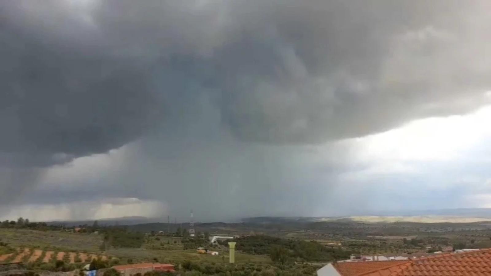 Alerta amarilla por lluvias y tormentas en La Siberia y Villuercas