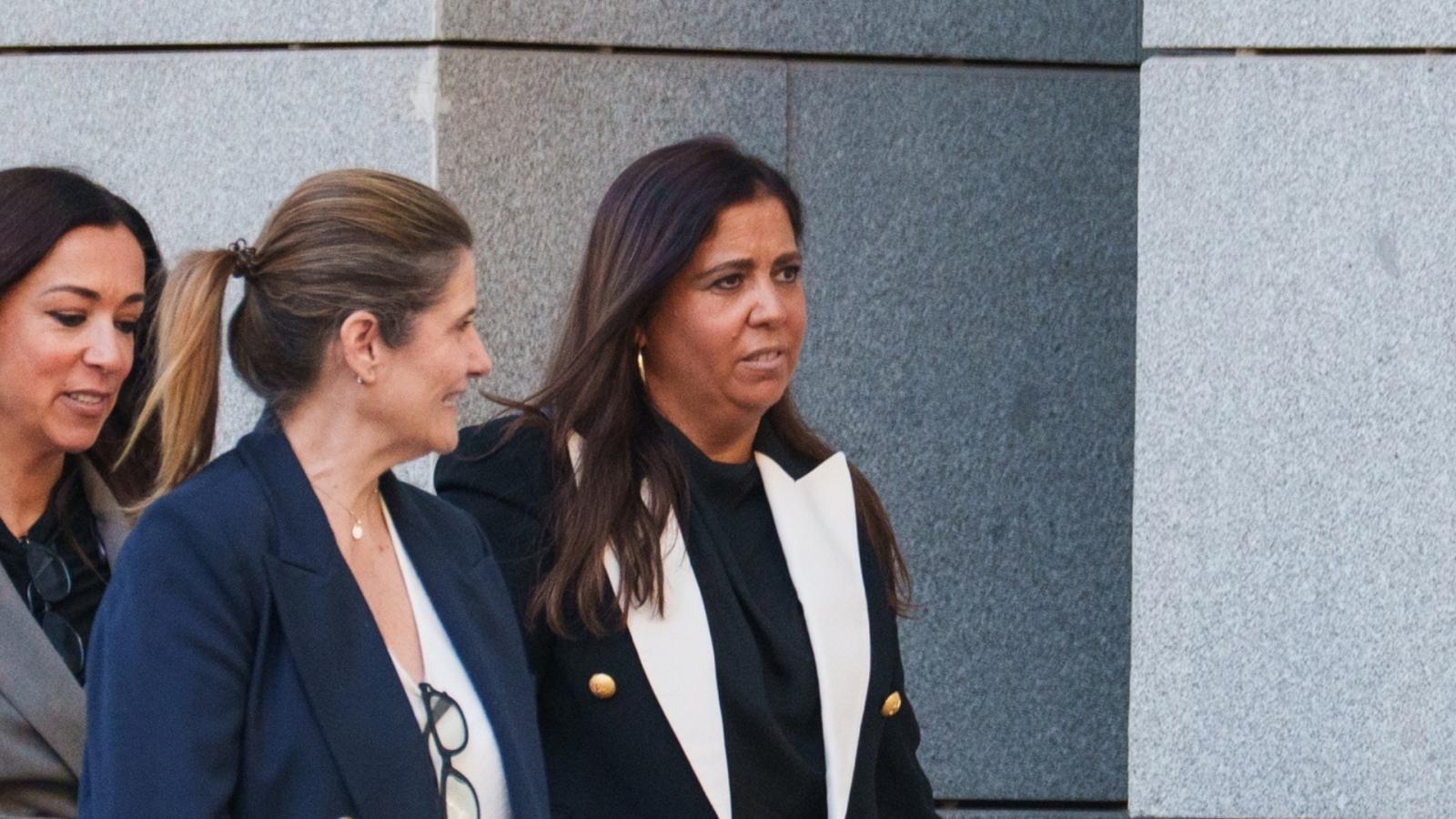 La jueza que investigó al hermano de Pedro Sánchez, Beatriz Biedma, a su salida de la Audiencia Nacional, a 8 de octubre de 2026, en Madrid (España)