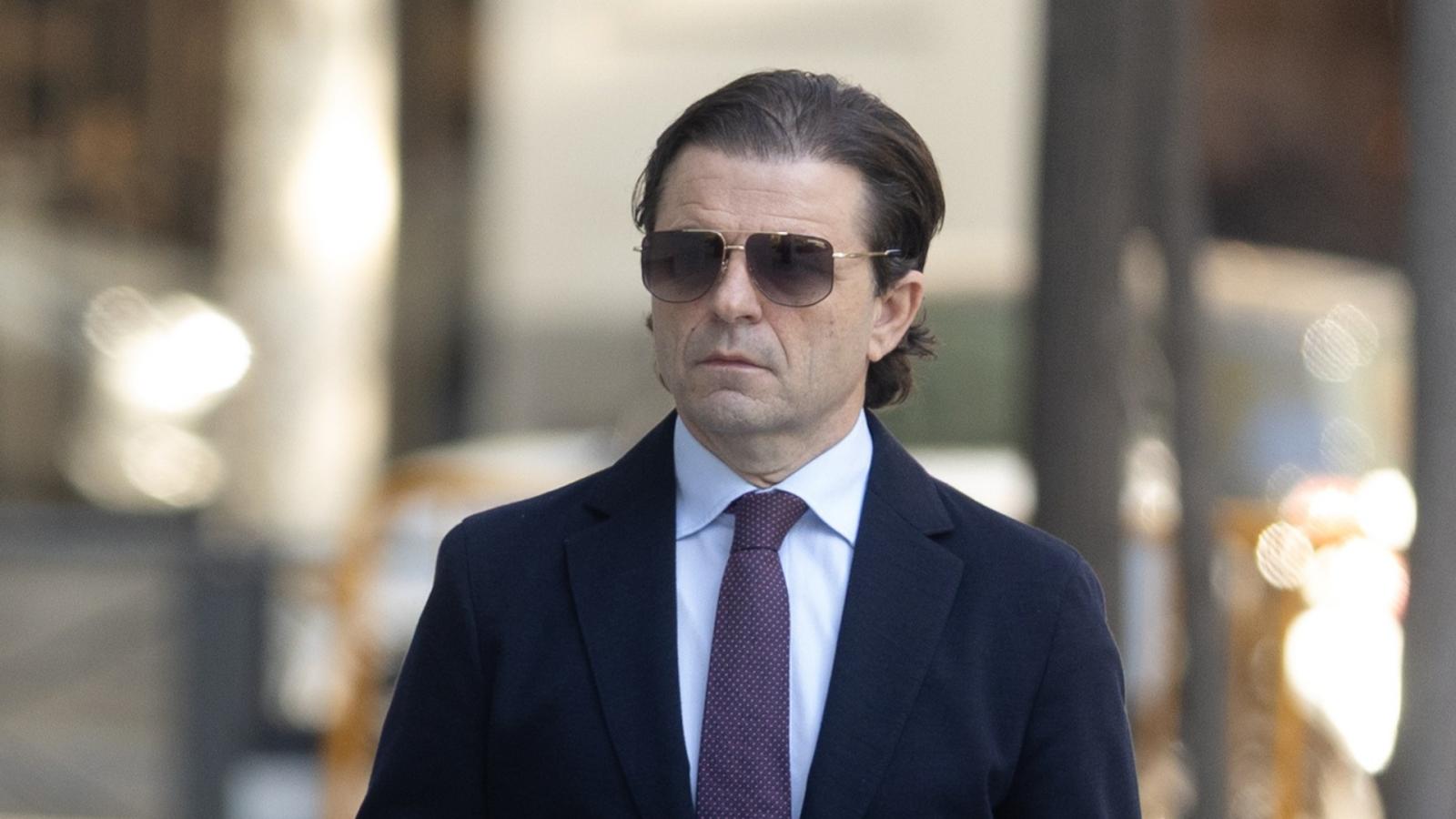 El exjuez Luis Sáenz de Tejada a su llegada a la Audiencia Nacional para declarar como investigado por el caso ‘Leire Díez’, a 28 de octubre de 2026, en Madrid (España). 