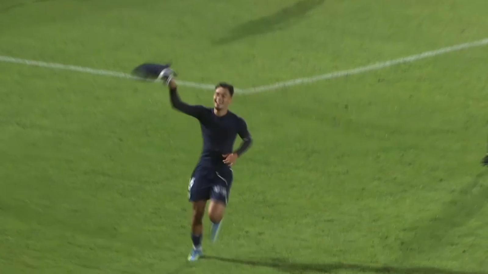 Rafa Núñez celebra el segundo gol del Coria frente al San Sebastián de los Reyes