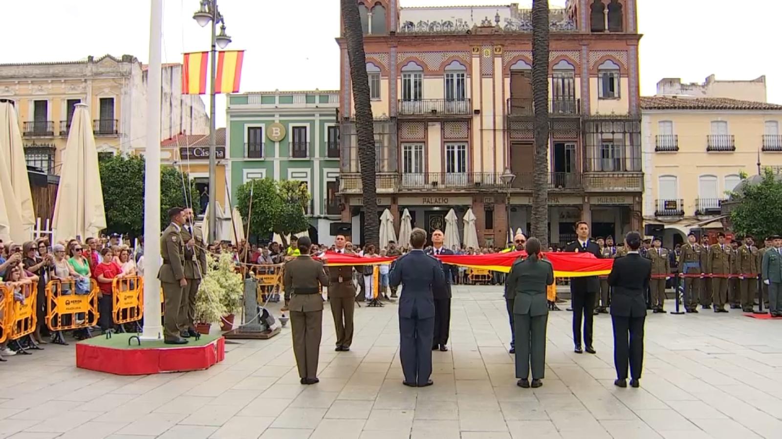 Actos conmemorativos de la Fiesta Nacional celebrados en Mérida