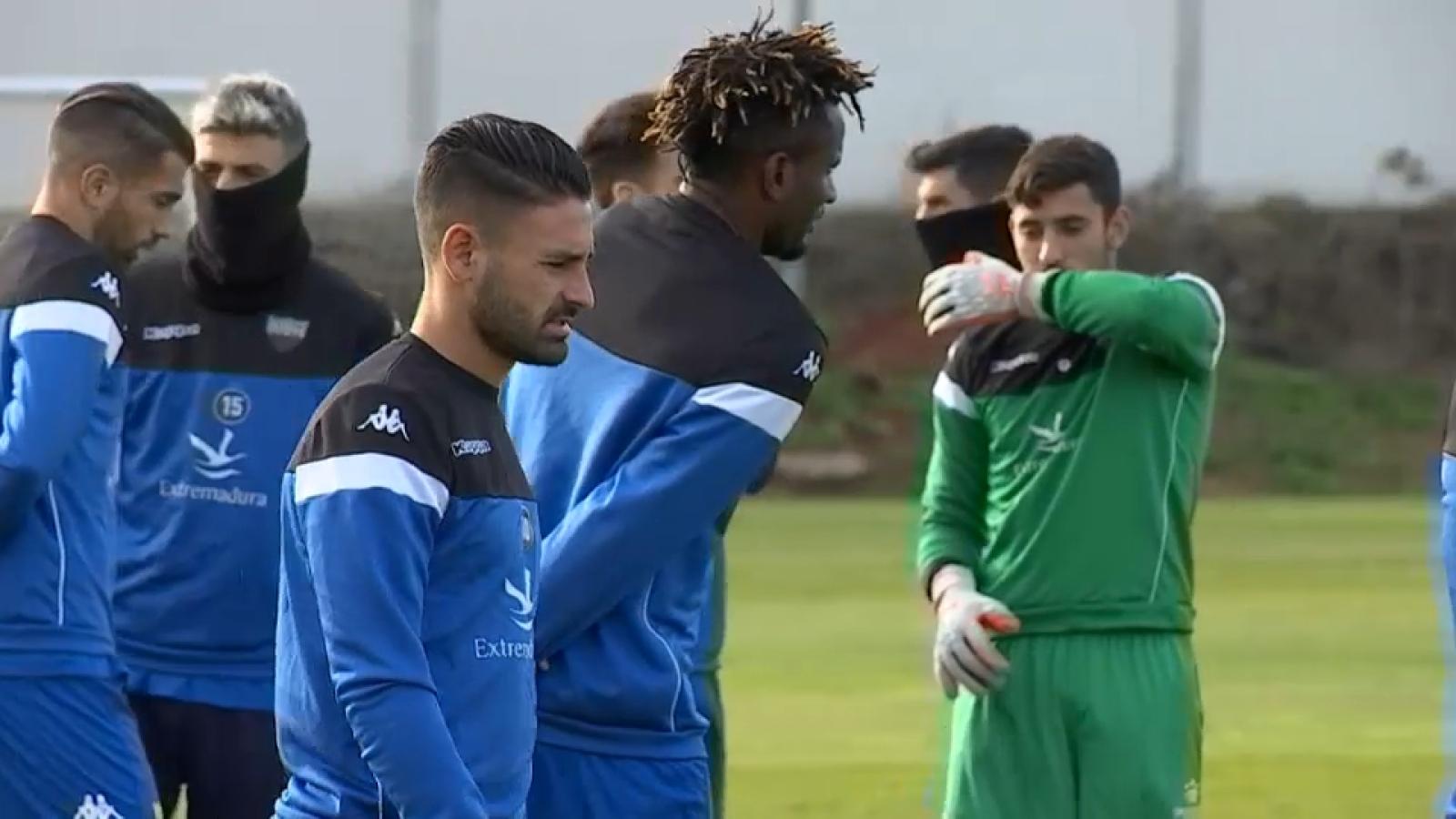 Kike Márquez: "siempre estaremos en deuda con la afición del Extremadura"