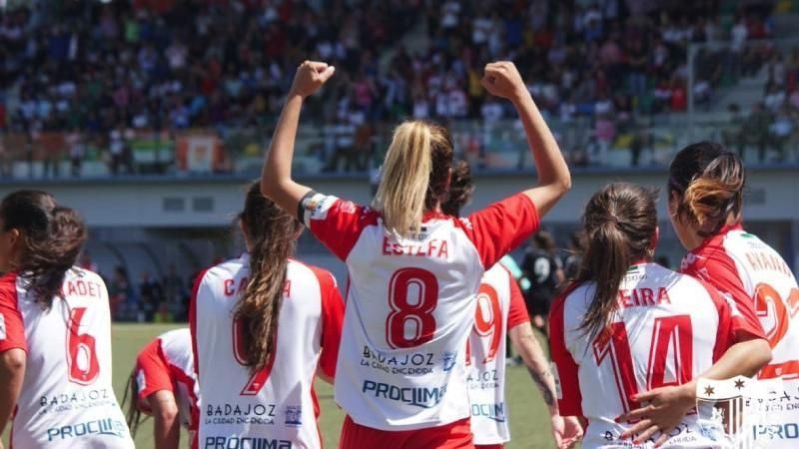 Estefa también renueva con el Santa Teresa