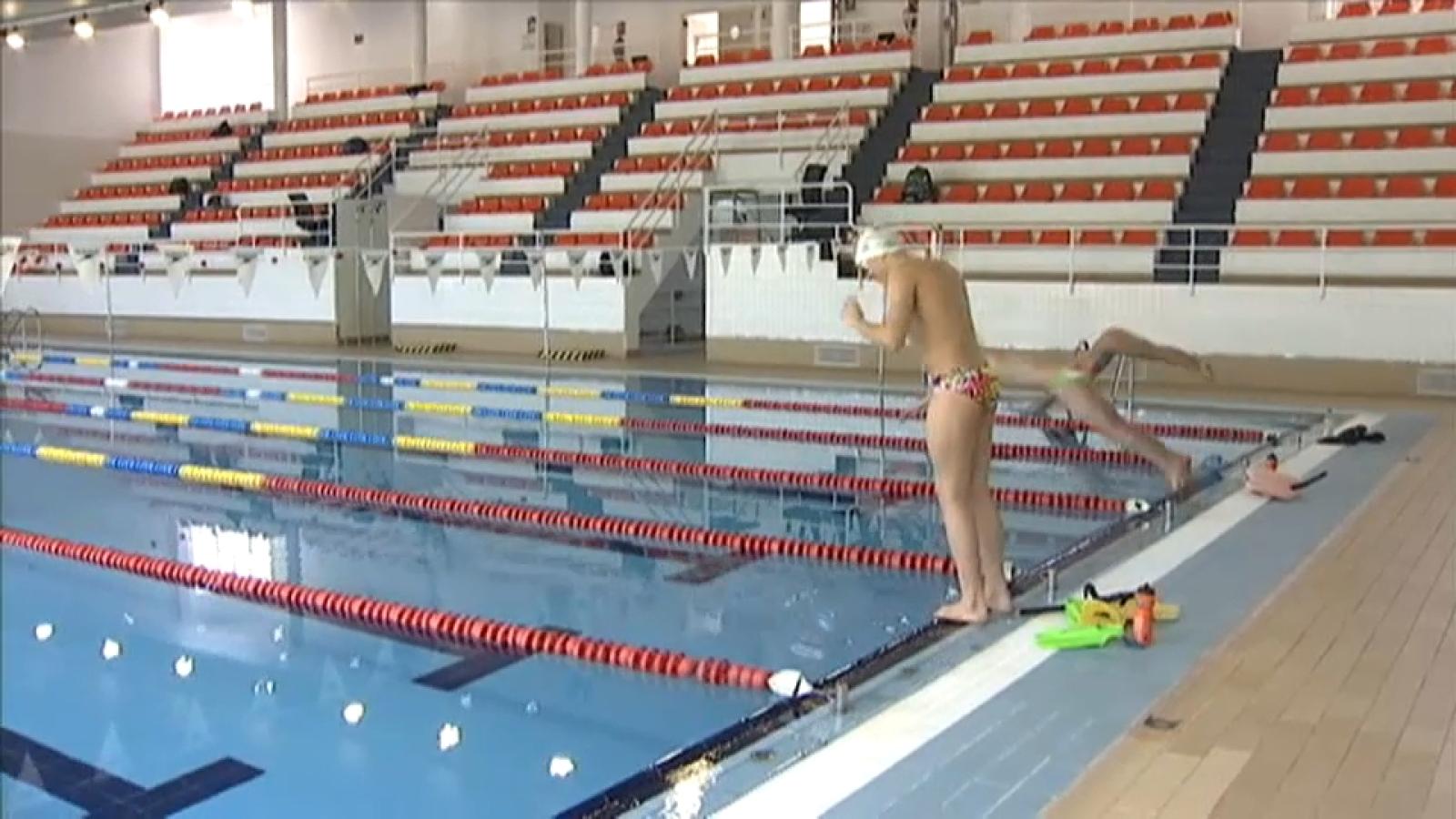 Los nadadores extremeños ya entrenan en la piscina
