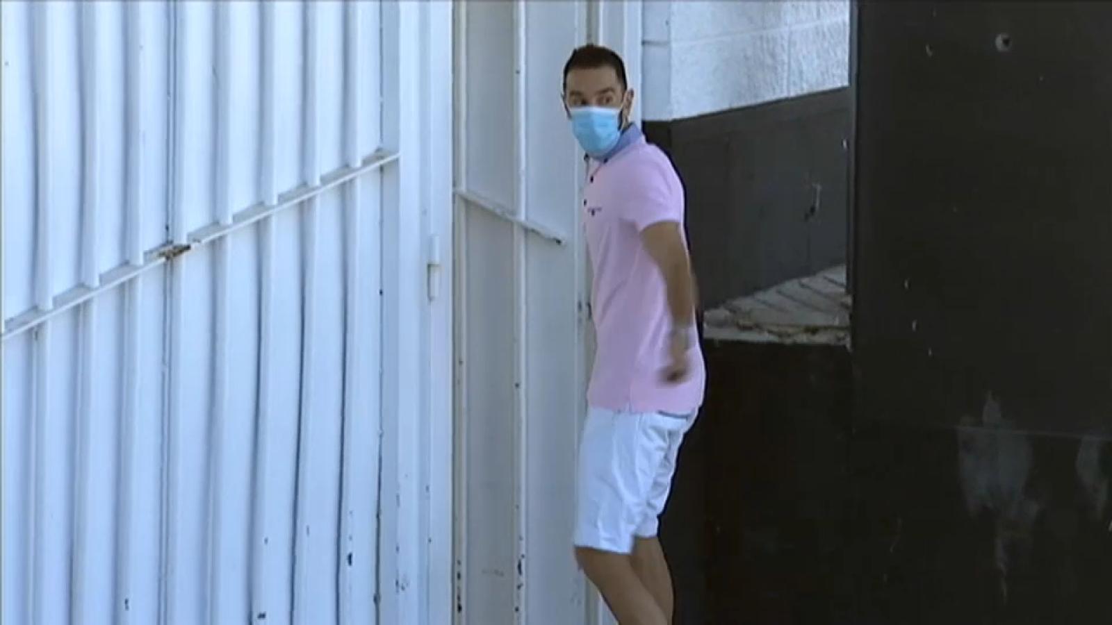 Guzmán Casaseca accede al Estadio Nuevo Vivero para someterse a las pruebas de detección del coronavirus